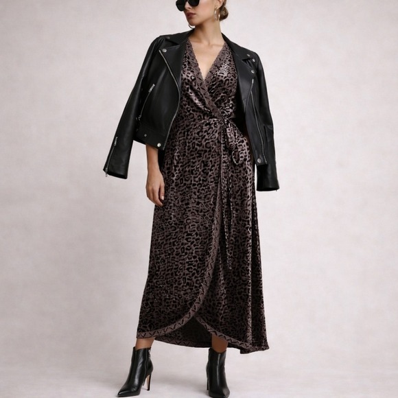 Johnny Was Dresses & Skirts - JOHNNY WAS Deep V-Neck Elegant Ombre Leopard Silk Velvet Wrap Midi Dress M $330